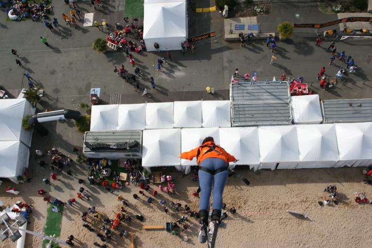 Saut élastique de Grue.